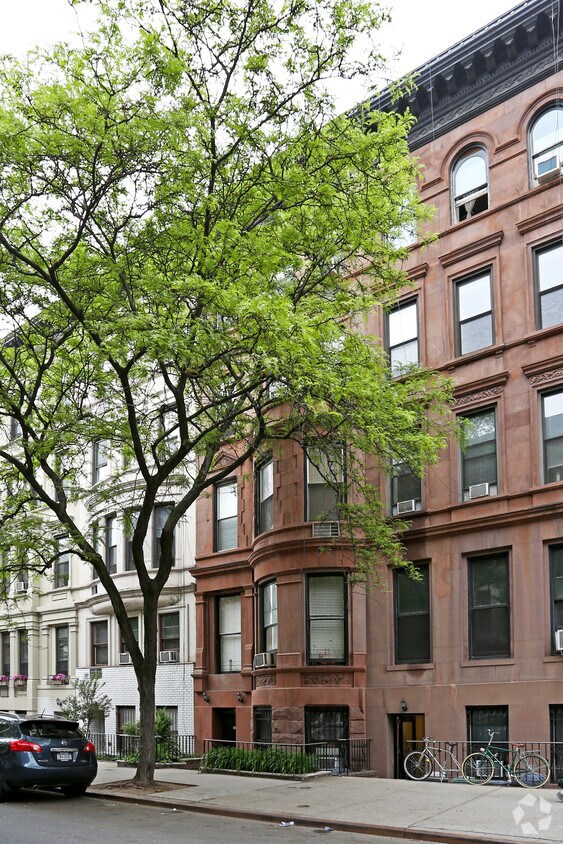 Building Photo - 111 W 75th St