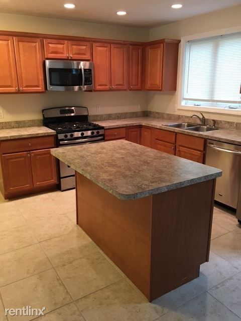 Building Photo - 2 br, 2.5 bath Townhome - 99 Hooper Rd
