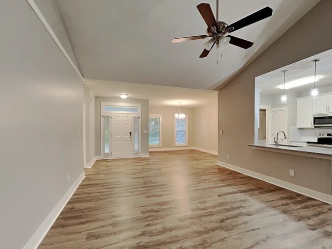 Building Photo - 203 N Toria Dr