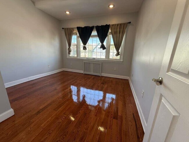 Foto del edificio - 18 W 49th St