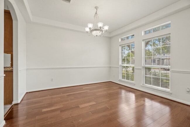 Building Photo - 3303 Hickory Knoll Dr