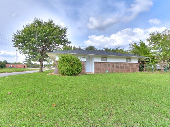 Building Photo - 437 NW 85th St