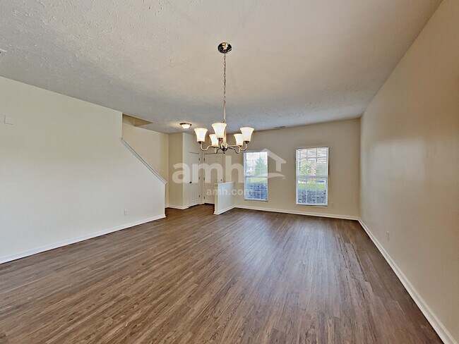 Foto del edificio - 1204 Maple Ct