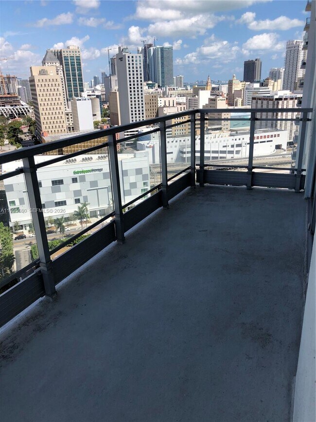 Foto del edificio - 90 SW 3rd St