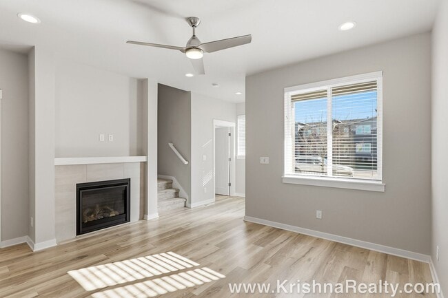 Building Photo - Stunning 3 BD | 2.5 BA Townhome in Rosedale Parks | Pool, Clubhouse & Prime Location