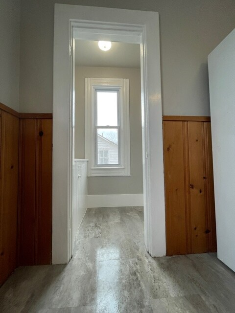 Building Photo - 1374 E 41st St