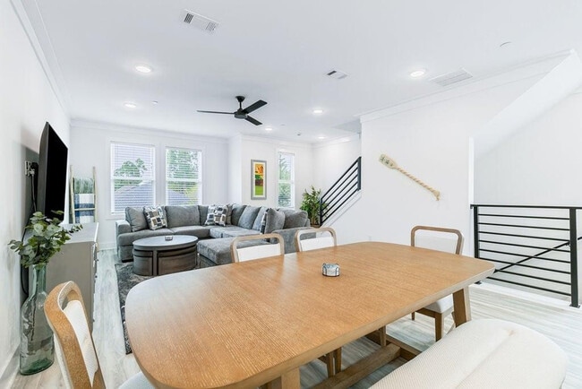 Building Photo - 125 Blue Eden Lp