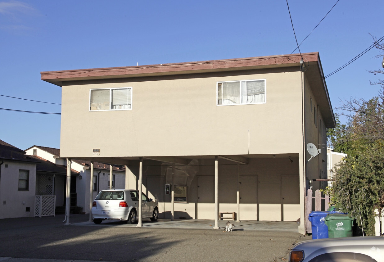 Building Photo - 2243 Pacific Ave