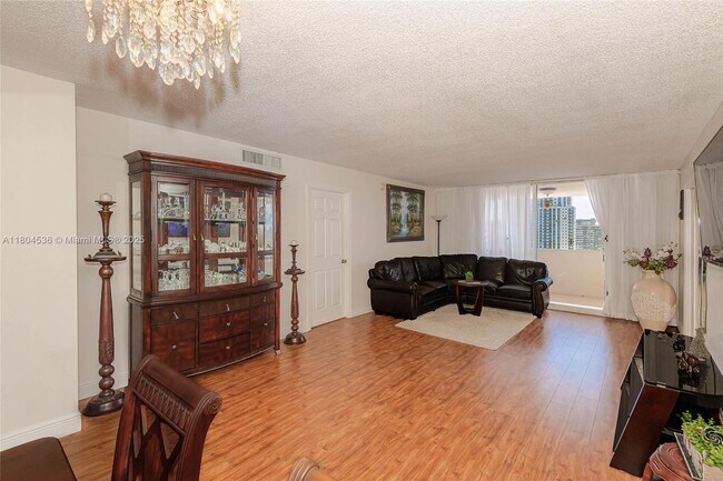 Foto del edificio - 1833 S Ocean Dr