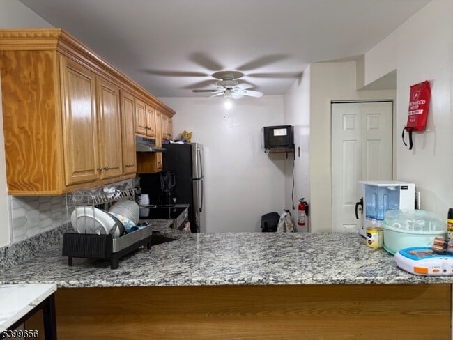 Foto del edificio - 751 Summer Ave