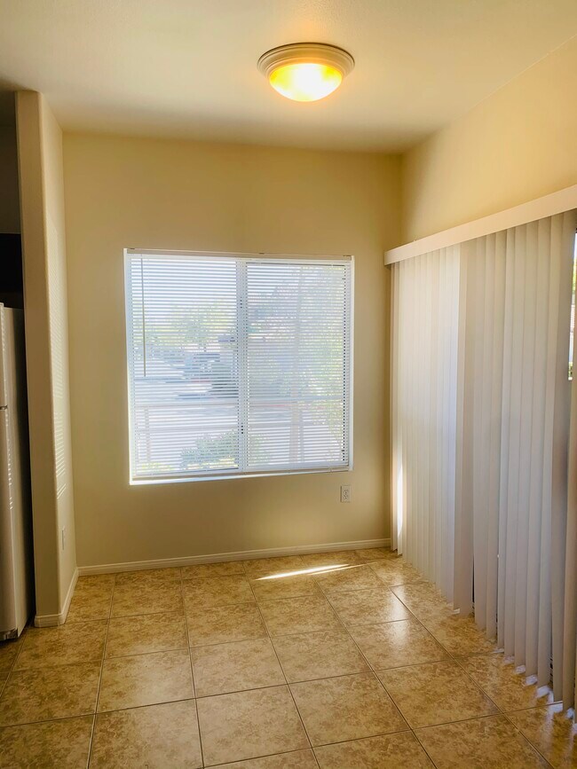 Building Photo - 1531 Ruby Cliffs Ln