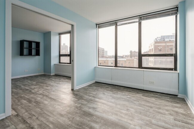 Building Photo - 3930 N Pine Grove Ave
