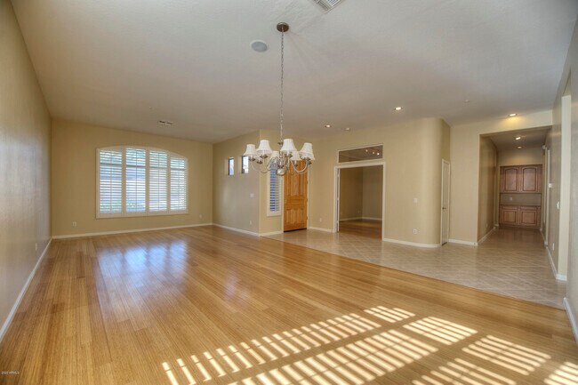 Building Photo - 7420 E Quill Ln