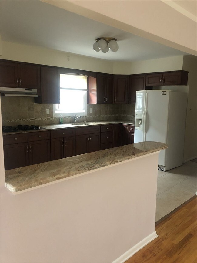 Building Photo - 253 Avenue C