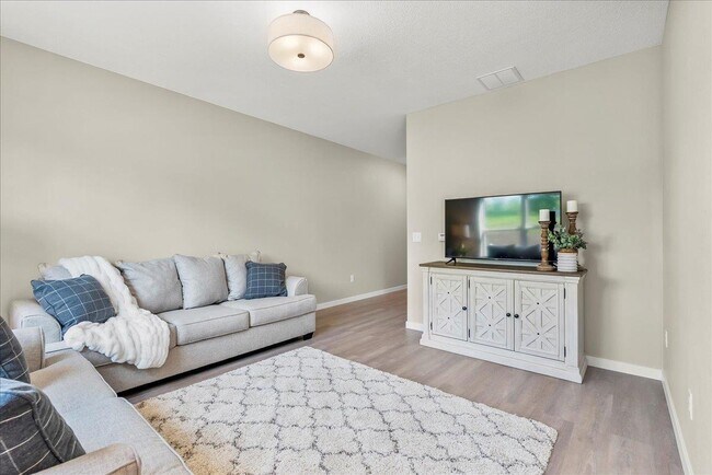 Foto del edificio - 4314 Spruce Crk Dr