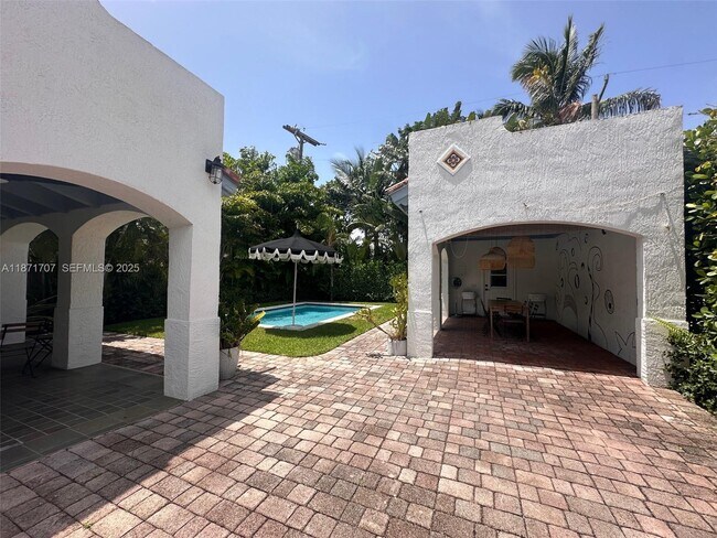 Foto del edificio - 375 Plymouth Rd