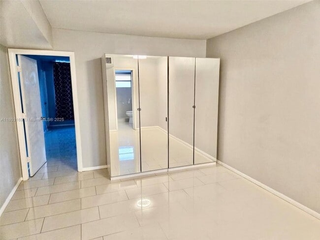 Building Photo - 2 bedroom in North Miami Beach FL 33179