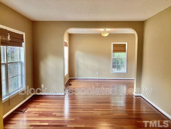Building Photo - 9012 Blakehurst Dr