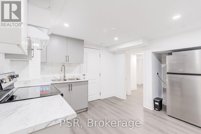 Building Photo - 24 Skelmore Crescent