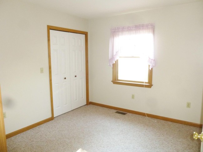 Building Photo - 590 Mt Airy Rd