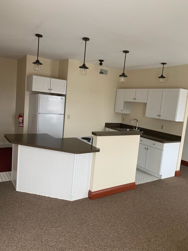 130 E Main St Unit back, Ravenna, OH 44266 Apartments in Ravenna, OH