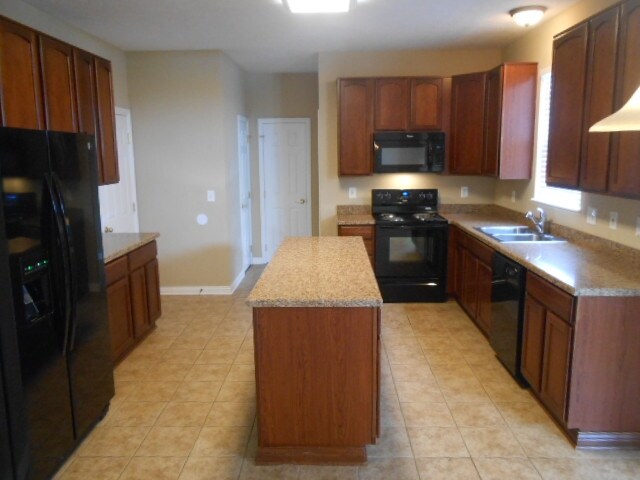 Building Photo - 532 Greenwood Loop