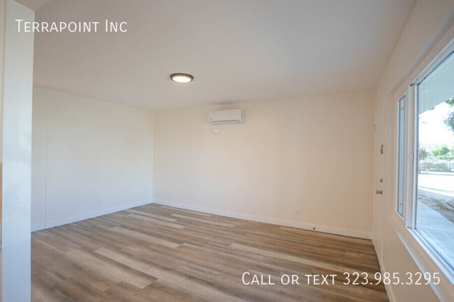 Building Photo - 825 W 167th St