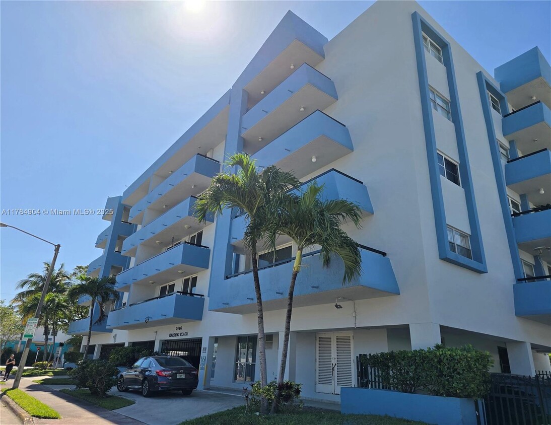 Primary Photo - 7440 Harding Ave