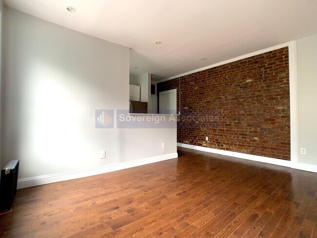 Foto del edificio - 546 Isham Street
