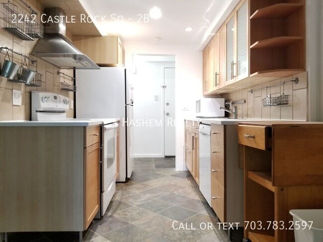 Building Photo - 2242 Castle Rock Square
