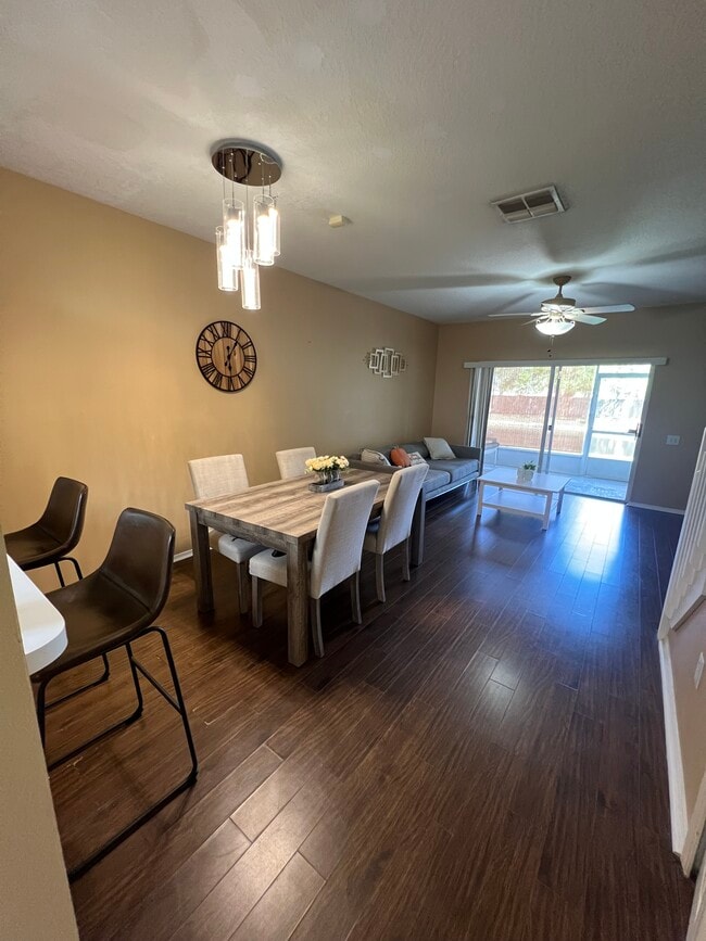 Foto del edificio - 1132 Kennewick Ct