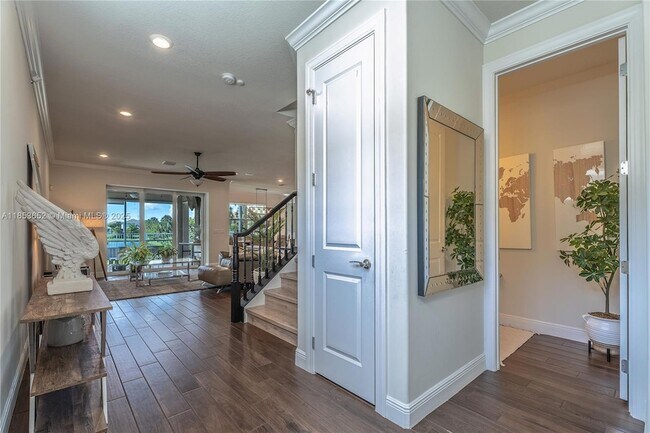 Building Photo - 4658 Greenway Dr