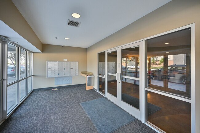 Foto del edificio - Stunning Condo in Excellent Salt Lake Loca...