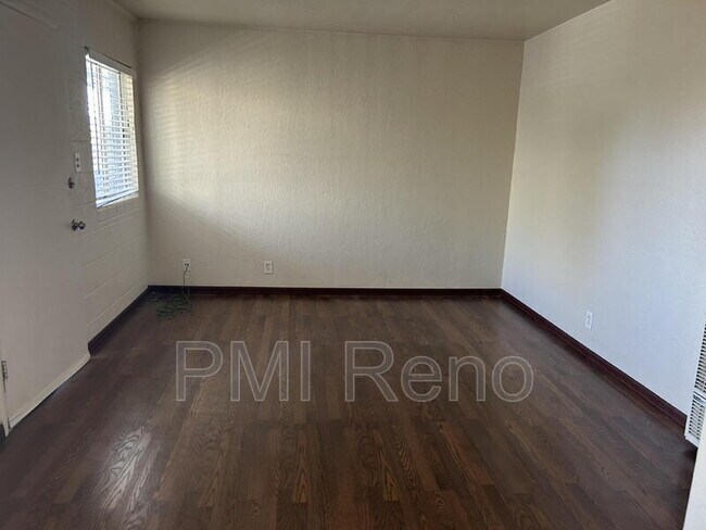 Foto del edificio - 2075 Patton Dr