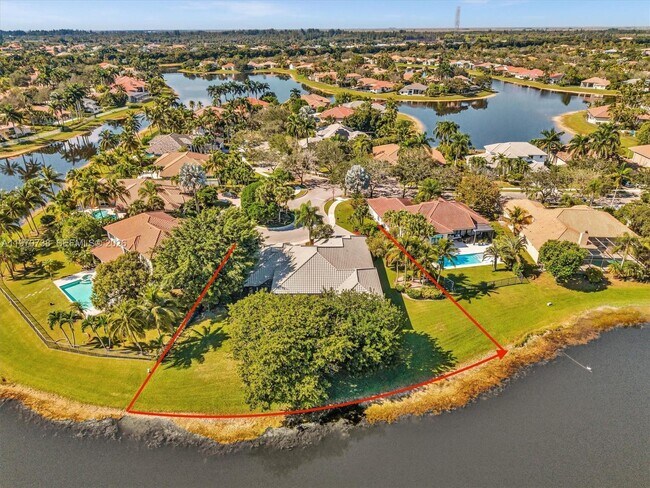 Foto del edificio - 2756 Meadowood Dr