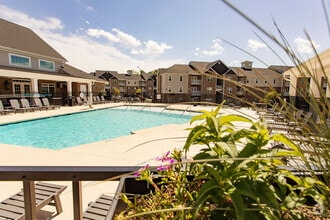 Pool - The Grand at Union Cross