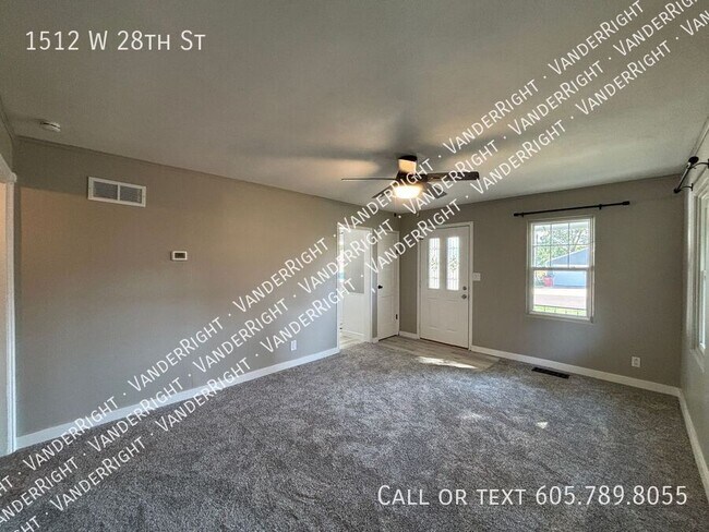 Building Photo - 1512 W 28th St