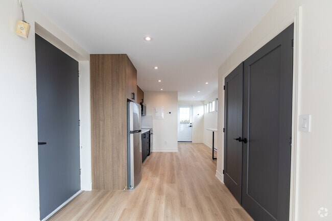 BACHELOR - 465SF - Kitchen - Victoria Village Towers