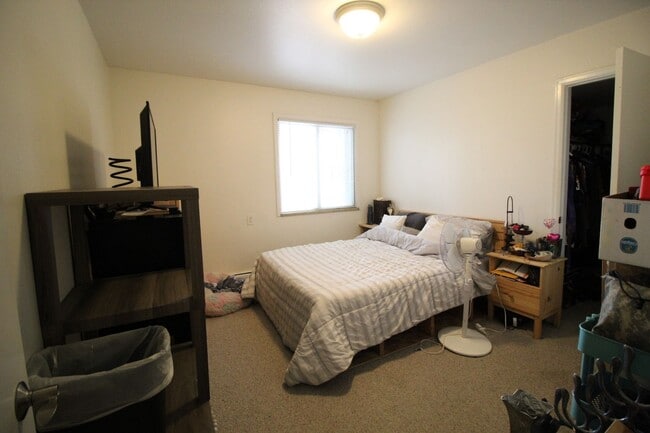 Building Photo - Great Condo