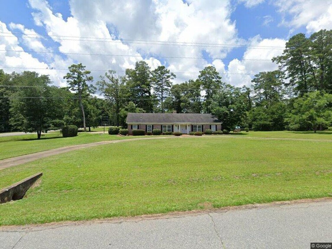 Primary Photo - 2800 sq ft' Beautiful Home, Quiet neighbor...