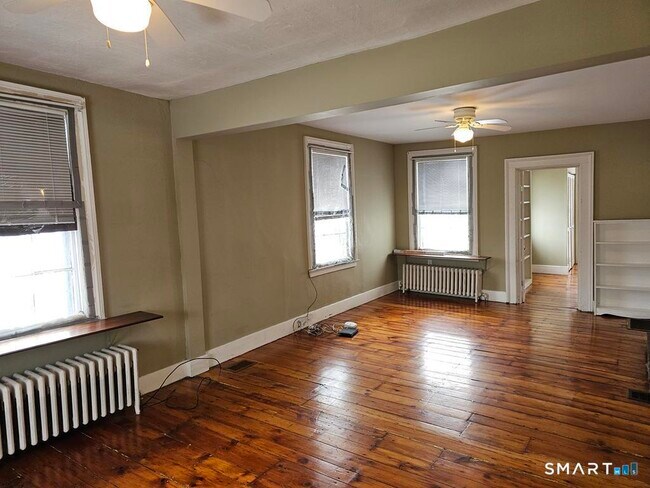 Foto del edificio - 19 Howard Ave