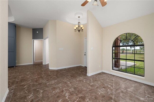 Foto del edificio - 4617 W Mile 7 Rd
