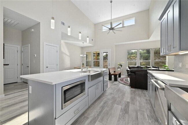 Building Photo - 21808 Bluejay Blvd