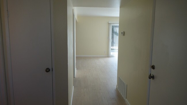 Building Photo - 4185 Wessex Dr