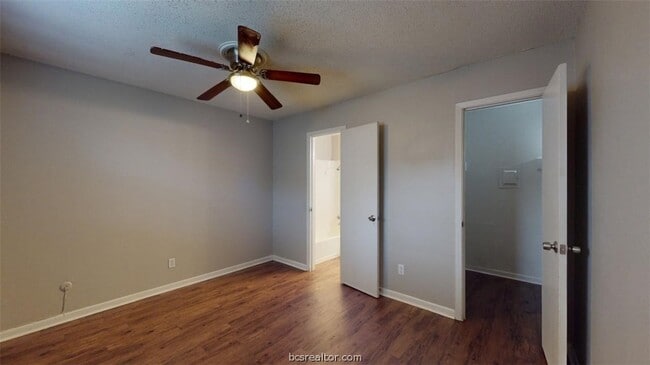 Building Photo - 500 Foch Street Unit 12