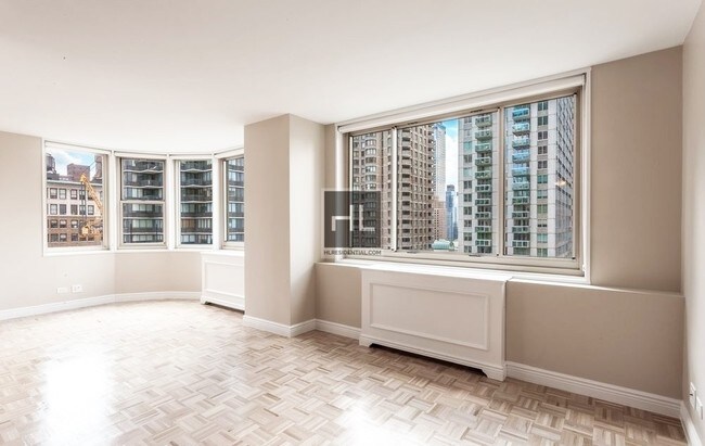 Building Photo - 30 W 63rd St