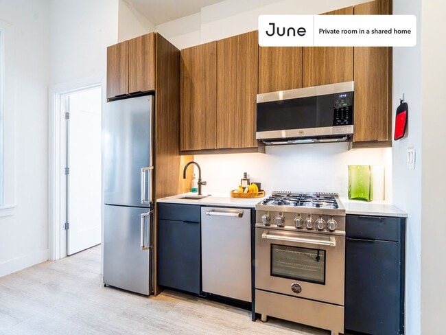 Building Photo - Room in Shared 4 bed/2 bath home in Dupont Circle