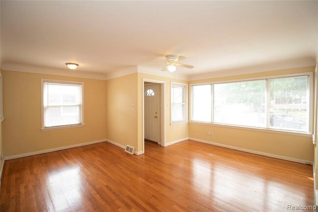 Building Photo - 2360 Ellwood Ave