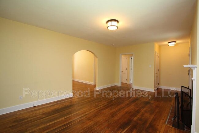 Building Photo - 111 Timothy St