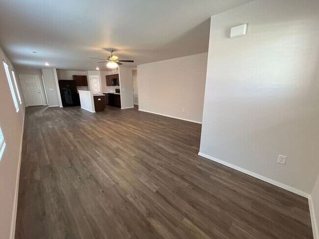 Building Photo - Pre-Leasing Now | Beautiful 3 Bedroom, 2 Bath Home in Barberry Court with Community Playground Ac...